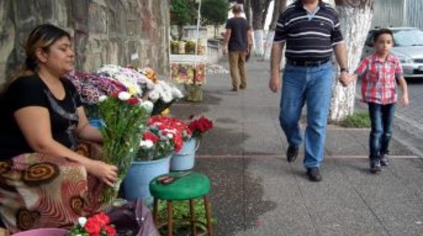 Kesme &Ccedil;i&ccedil;ek Ge&ccedil;im Kaynakları Oldu