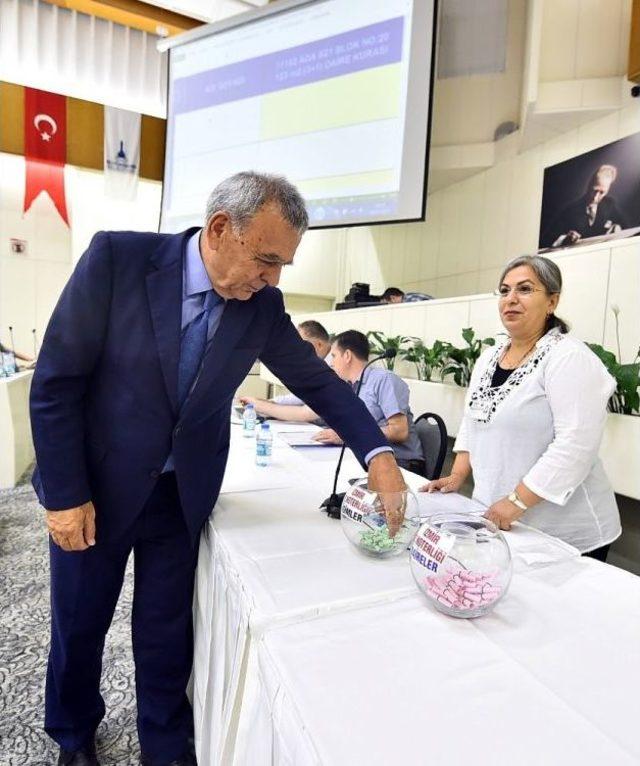 Kentsel Dönüşüm Evlerinde Kura Çekimi