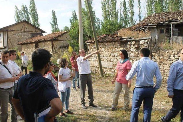 Bakanlık Restorasyon Daire Başkanı Emel Ateş &Ccedil;avdarhisar&rsquo;da 2