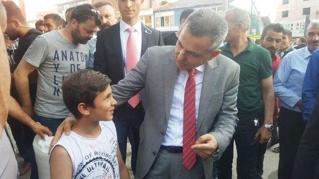 Vali Elban &Ccedil;&ouml;ken Halk Pazarı Esnafına Ziyaret 1