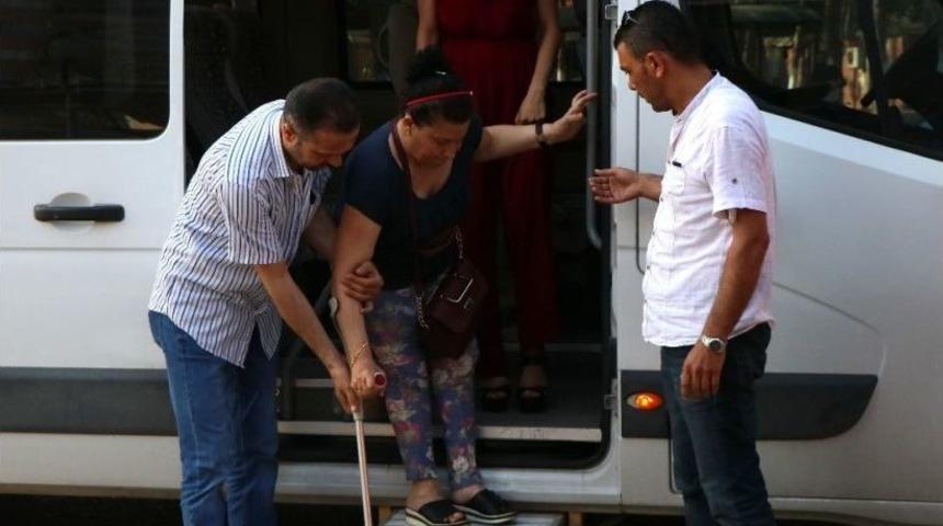 Engelli Falcıdan Gazetecilere &lsquo;terbiyenizi Takının&rsquo; Tepkisi