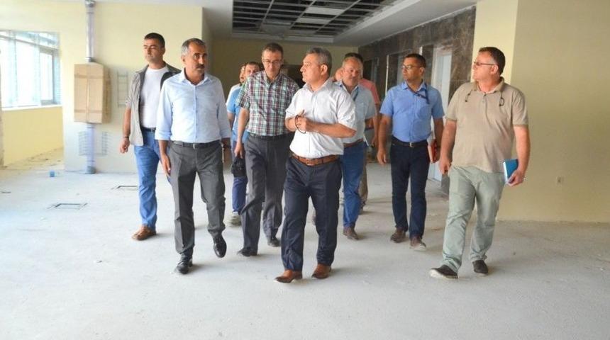 Rekt&ouml;r Acer, Hastane İnşaatında İncelemelerde Bulundu