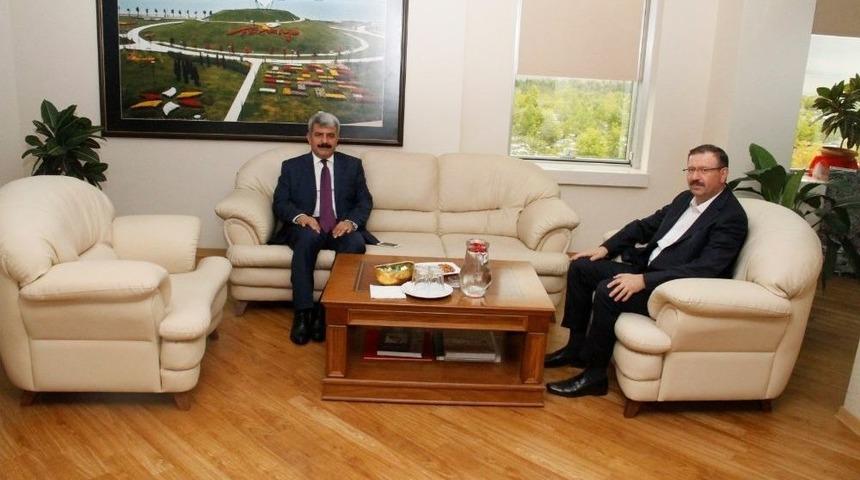 Ceyhan Ve H&uuml;lag&uuml;&rsquo;den Bayram&rsquo;a Ziyaret