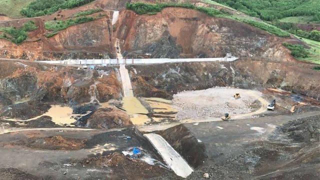 Bayburt Demirözü Petekli Barajı’nda Çalışmalar Bütün Hızıyla Sürüyor