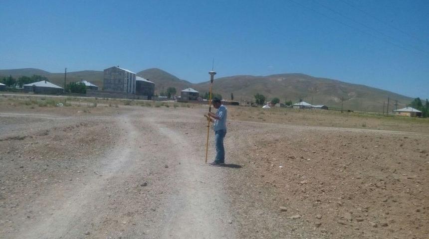 &Ccedil;aldıran Belediyesinden Yol Yapım &Ccedil;alışması