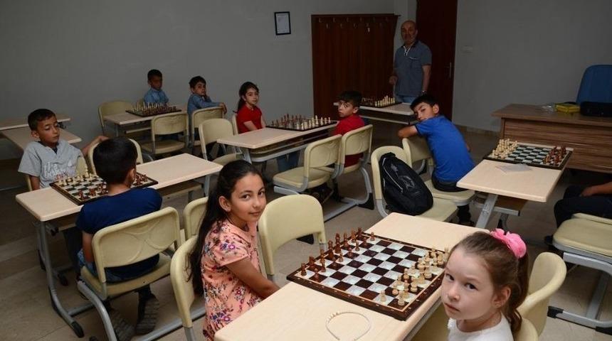 Paland&ouml;ken Belediyesi Tarafından A&ccedil;ılan Yaz Kurslarına Yoğun İlgi