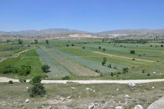 Korkuteli’nde 2 Bin Dönüm Arazi Su İle Buluşuyor