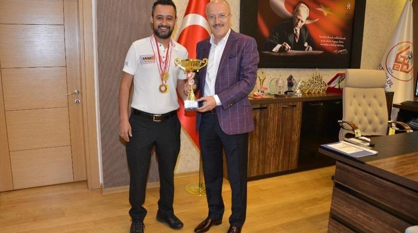 Altıeyl&uuml;l, Bilardo Da Zirvede