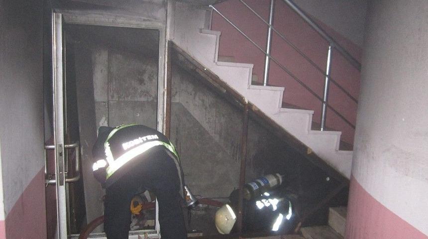 Bilecik&rsquo;te Bodrum Katta &Ccedil;ıkan Yangın Panik Oluşturdu