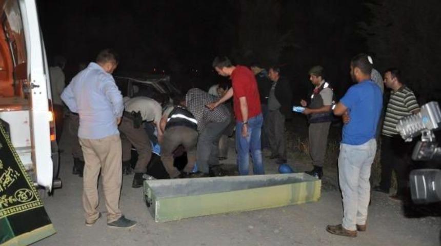 Dedesinden Izinsiz Aldığı Otomobille Kaza Yaptı, Arkadaşı &Ouml;ld&uuml;