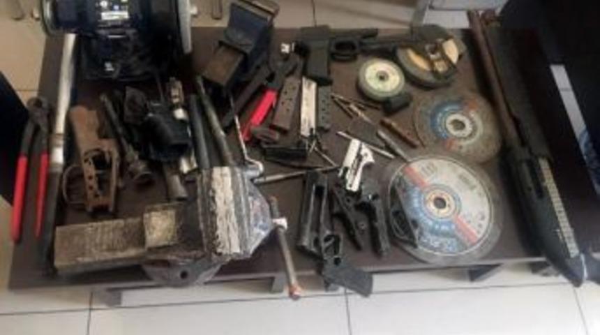 Evdeki Ka&ccedil;ak Silah Imalathanesine Baskın: 1 G&ouml;zaltı