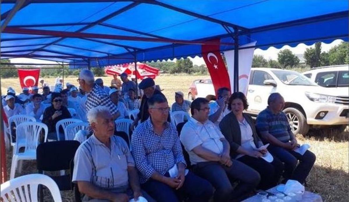 &Ccedil;an Karakoca K&ouml;y&uuml;nde Arpa Tarla G&uuml;n&uuml; Yapıldı