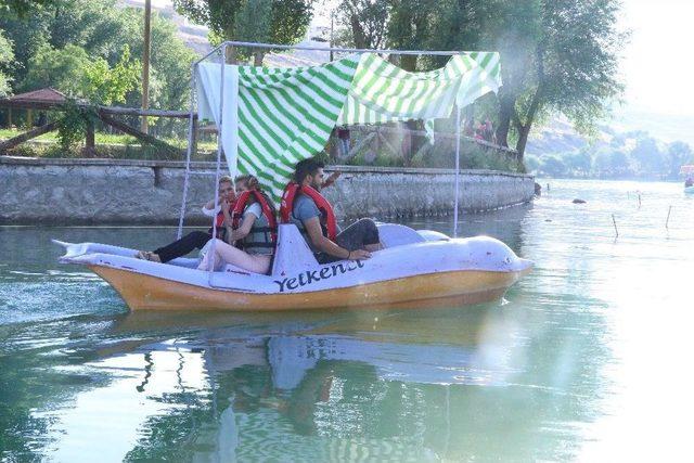 Sıcaktan Bunalan Vatandaşlar Deniz Bisikletine Akın Ediyor 2