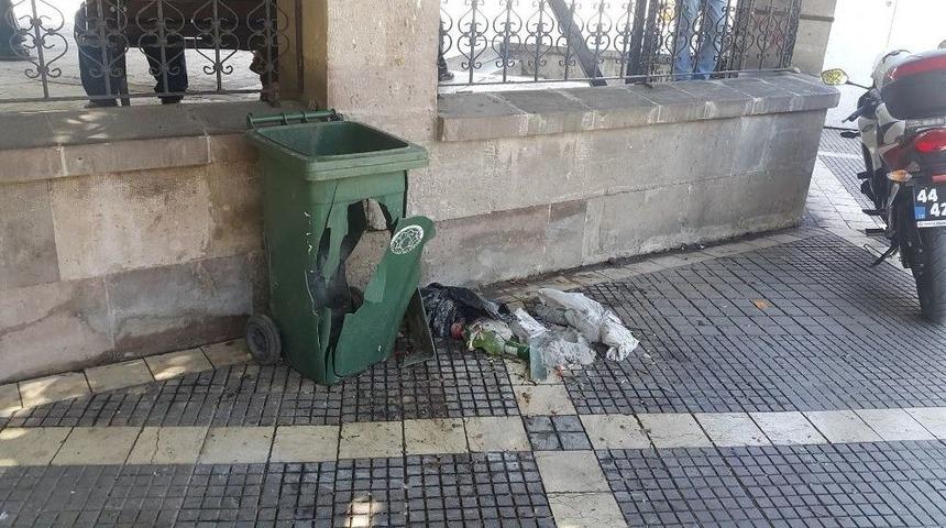 &Ccedil;&ouml;p Bidonunda Korkutan Patlama