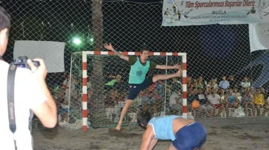 K&ouml;yceğiz'de Plaj Hentbolu Şenliği