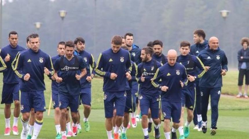 Fenerbah&ccedil;e G&uuml;n&uuml; &Ccedil;ift Antrenmanla S&uuml;rd&uuml;r&uuml;yor