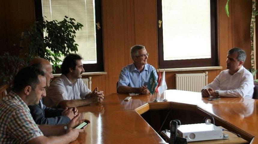 Başkan Yemenici Boru Fabrikası Y&ouml;neticilerini Ziyaret Etti