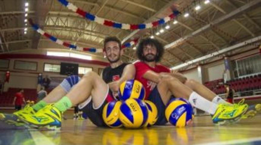 İşitme Engelliler Olimpiyat Oyunları&rsquo;Nda Filede Gen&ccedil; Ve Tecr&uuml;be Bir Arada