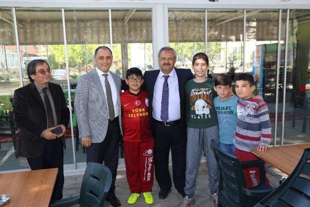 Burhaniye&rsquo;de Belediye Hizmetleri Takdir Topladı 2