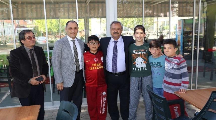 Burhaniye&rsquo;de Belediye Hizmetleri Takdir Topladı