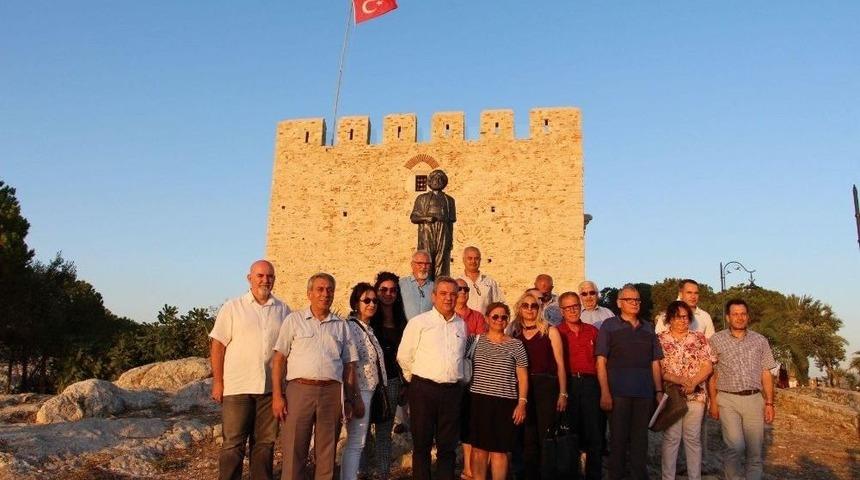 Kuşadası Belediye Meclisi G&uuml;vercinada&rsquo;da Toplantı