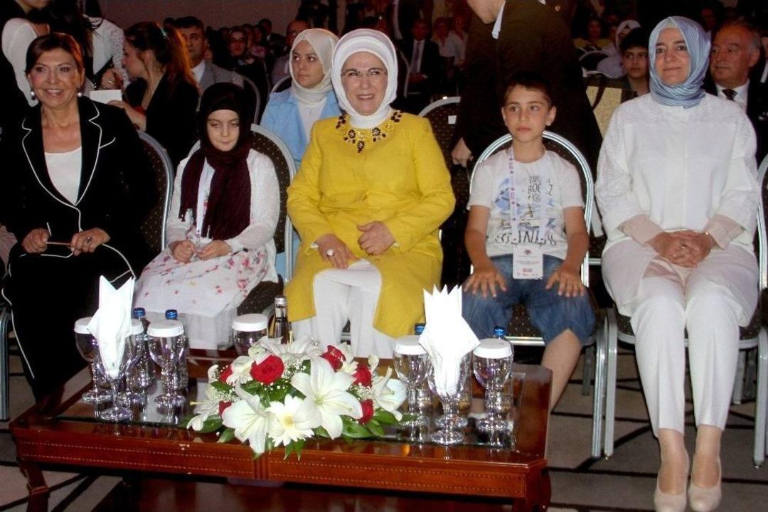 Emine Erdoğan, &ldquo;kale Gibi Gelecek Satran&ccedil; Eğitim Projesi&rdquo; Tanıtım Toplantısına Katıldı