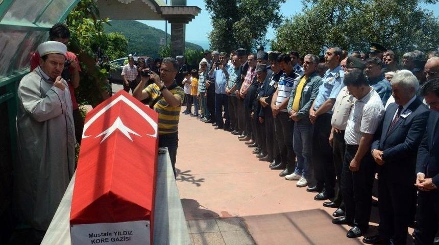 13 &Ccedil;ocuk 64 Torunlu Kore Gazisi Son Yolcuğuna Uğurlandı