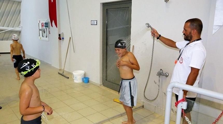 Başkan Ayaz&rsquo;dan &Ouml;ğrencilere Yaz Tatili Hediyesi