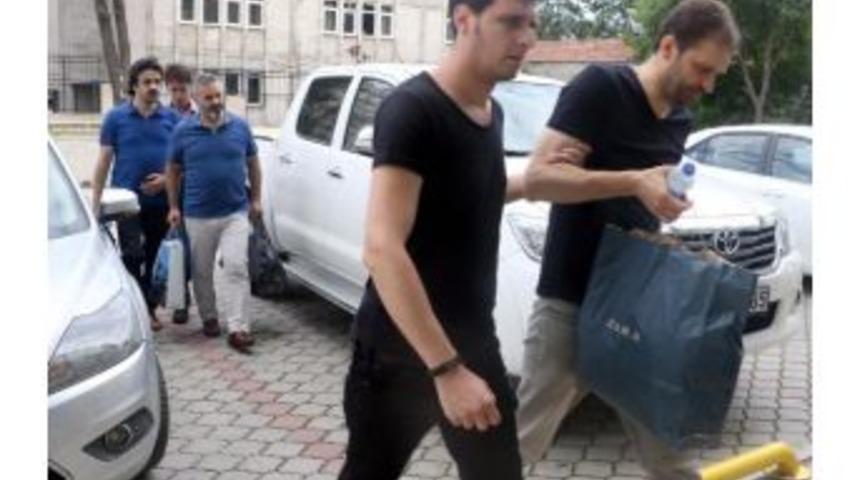 Fet&ouml;'ye 2 Tutuklama