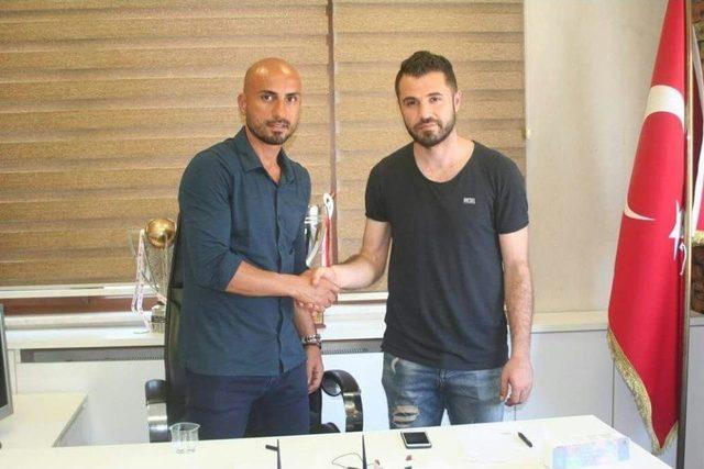 Tuzlaspor Osman Fırat’ı Transfer Etti