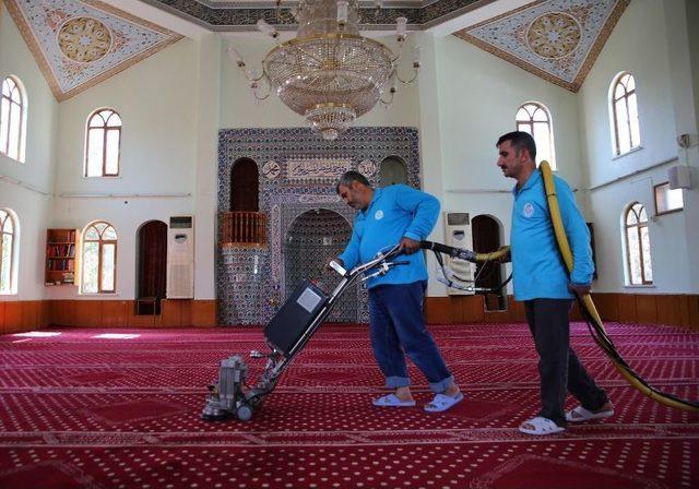 Haliliye&rsquo;de İbadethaneler Temizlendi 1