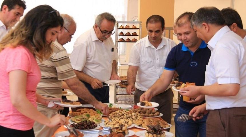 Bilecik Şeyh Edebali &Uuml;niversitesi Personeli Bir Araya Geldi