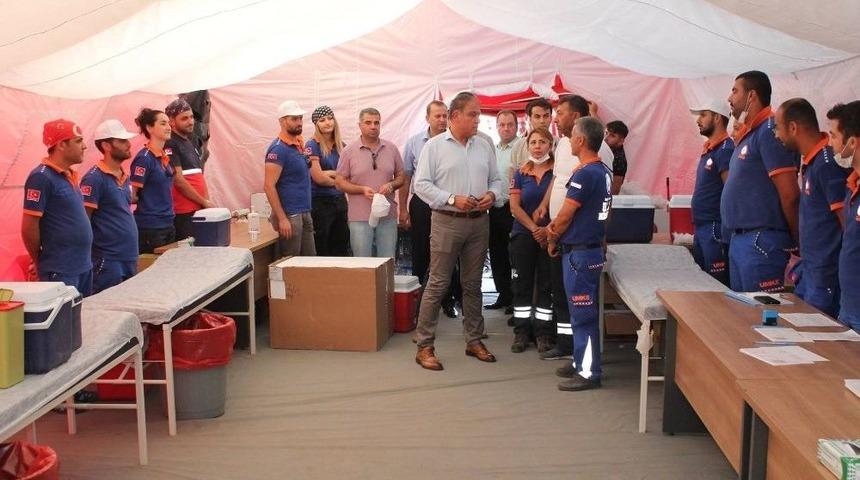 Vali Tekinarslan Sağlık G&ouml;revlilerini Ziyaret Etti