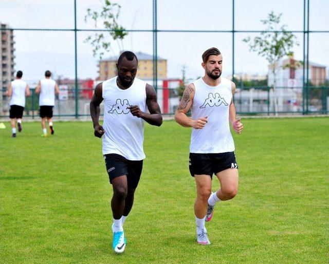 Samsunspor’da Eski Yabancılar İle Yollar Ayrıldı