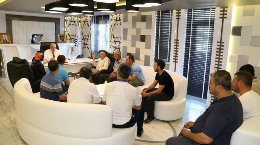 Başkan Kutlu Vatandaşları Dinledi