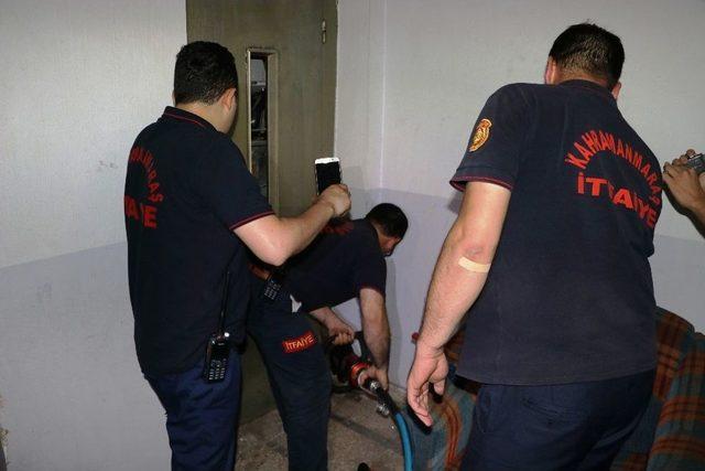 (&ouml;zel Haber) Elektrikler Gitti Asans&ouml;rde Mahsur Kaldı 1