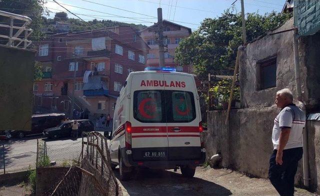 Merdivenlerden Düşen Yaşlı Kadın Ağır Yaralandı