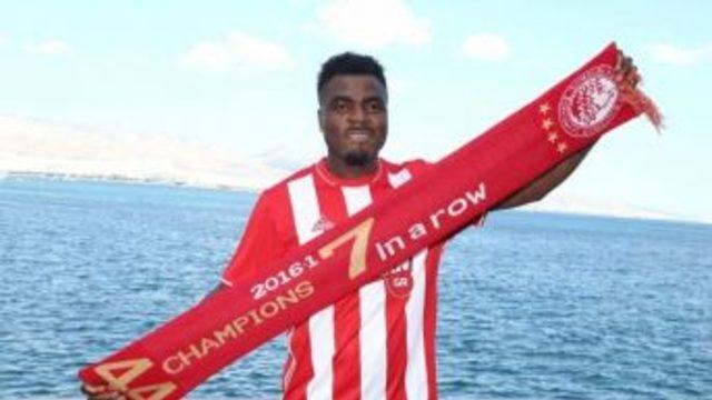 Olmpiakos, Eminike’yi Açıkladı