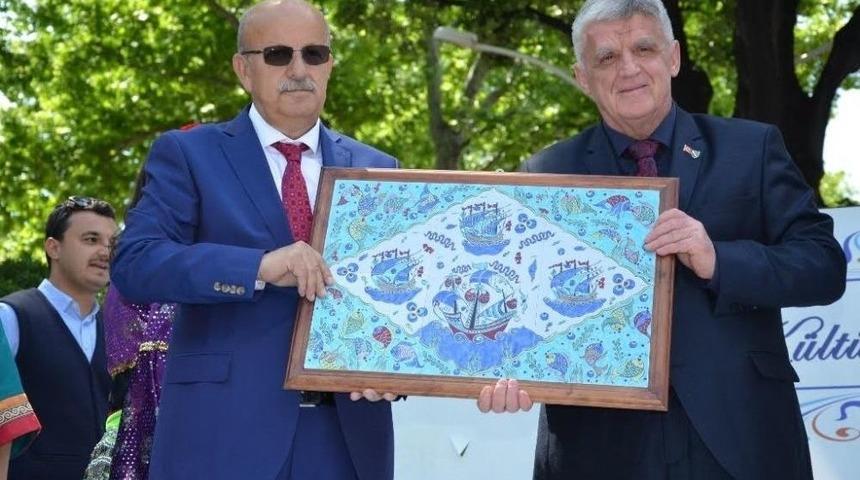 İznik Belediyesi Avrupa&rsquo;da 60 &Ccedil;ocuğu S&uuml;nnet Ettiriyor