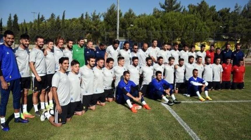 Bucaspor Topbaşı Yaptı