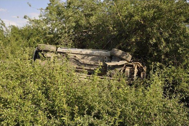 Hurdaya D&ouml;nen Otomobilden Yaralı Kurtuldu 1