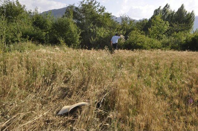 Hurdaya D&ouml;nen Otomobilden Yaralı Kurtuldu 3