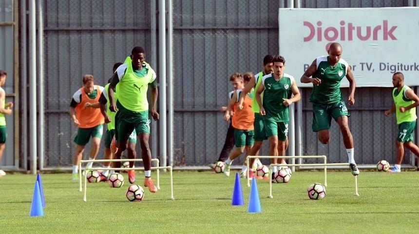 Bursaspor&rsquo;da Hazırlıklar S&uuml;r&uuml;yor