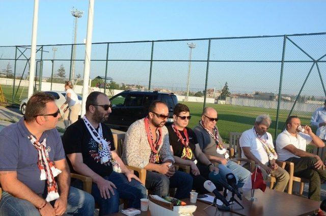 Eskişehirspor Taraftarı, Tesislerde N&ouml;bet Tutuyor 1