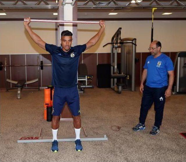 Fenerbah&ccedil;e nin Yeni Kalecisi Kameni Ilk Idmanına &Ccedil;ıktı 1