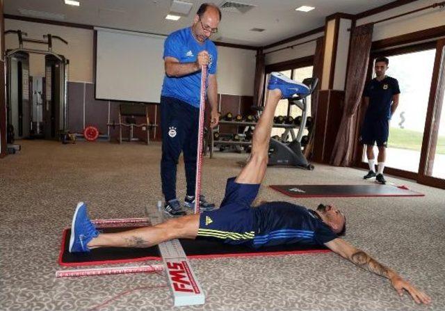 Fenerbah&ccedil;e nin Yeni Kalecisi Kameni Ilk Idmanına &Ccedil;ıktı 3