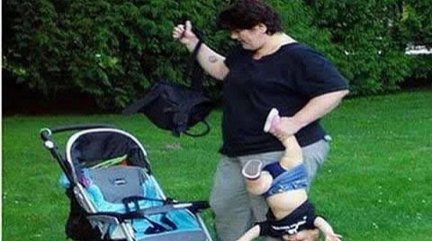 D&uuml;nyanın en k&ouml;t&uuml; anne ve babası &uuml;nvanına aday 20 kişi