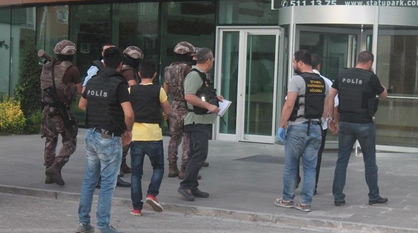 Pendik&rsquo;te Uyuşturucu Operasyonu: L&uuml;ks Rezidansa Baskın