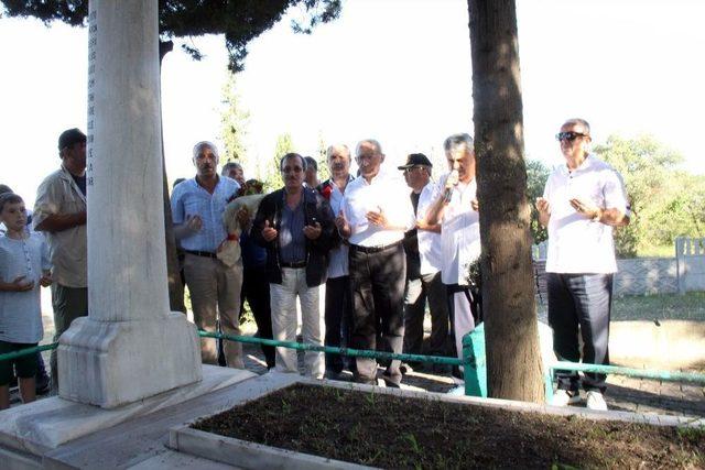 Kılıçdaroğlu, Yahya Kaptan’ın Mezarını Ziyaret Etti