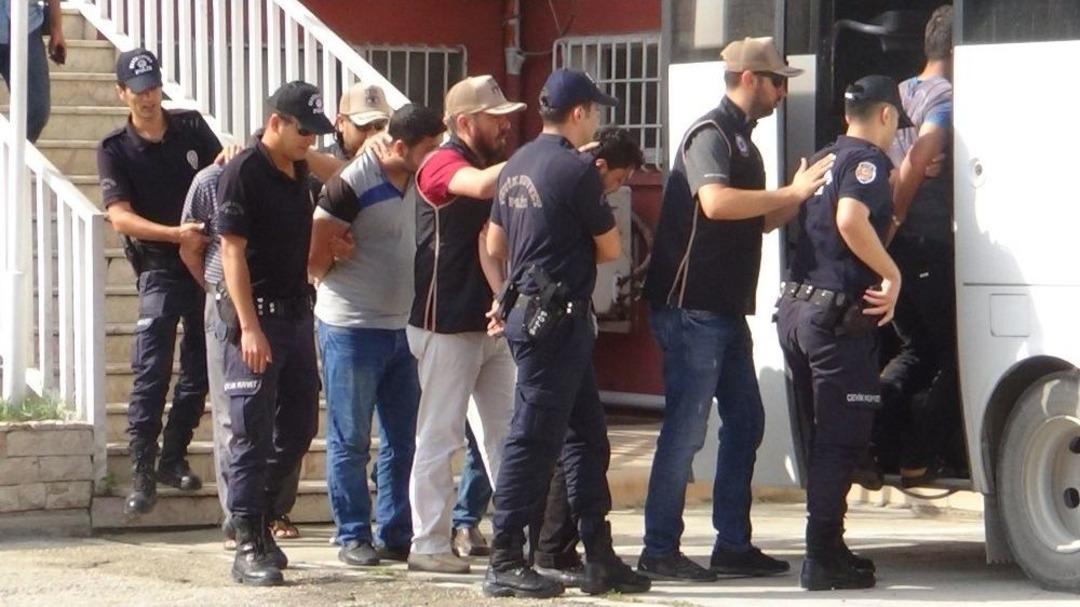 Hatay&rsquo;da Yakalanan Canlı Bombalar Adliyeye Sevk Edildi